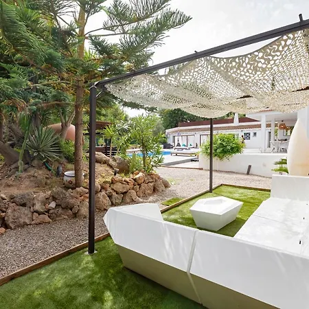 In Ibiza Town With Private Pool, Sleeps 10