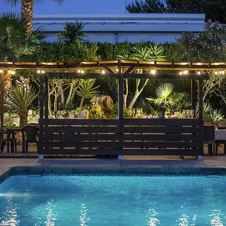In Ibiza Town With Private Pool, Sleeps 10 *